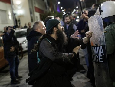 Μηνύσεις βουλευτών του Λαϊκού Συνδέσμου στους συντελεστές της παράστασης «Η ώρα του Διαβόλου»